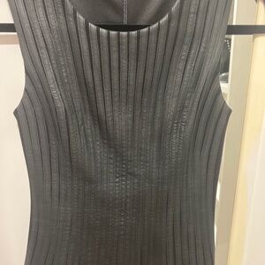 Bailey 44 sleeves top